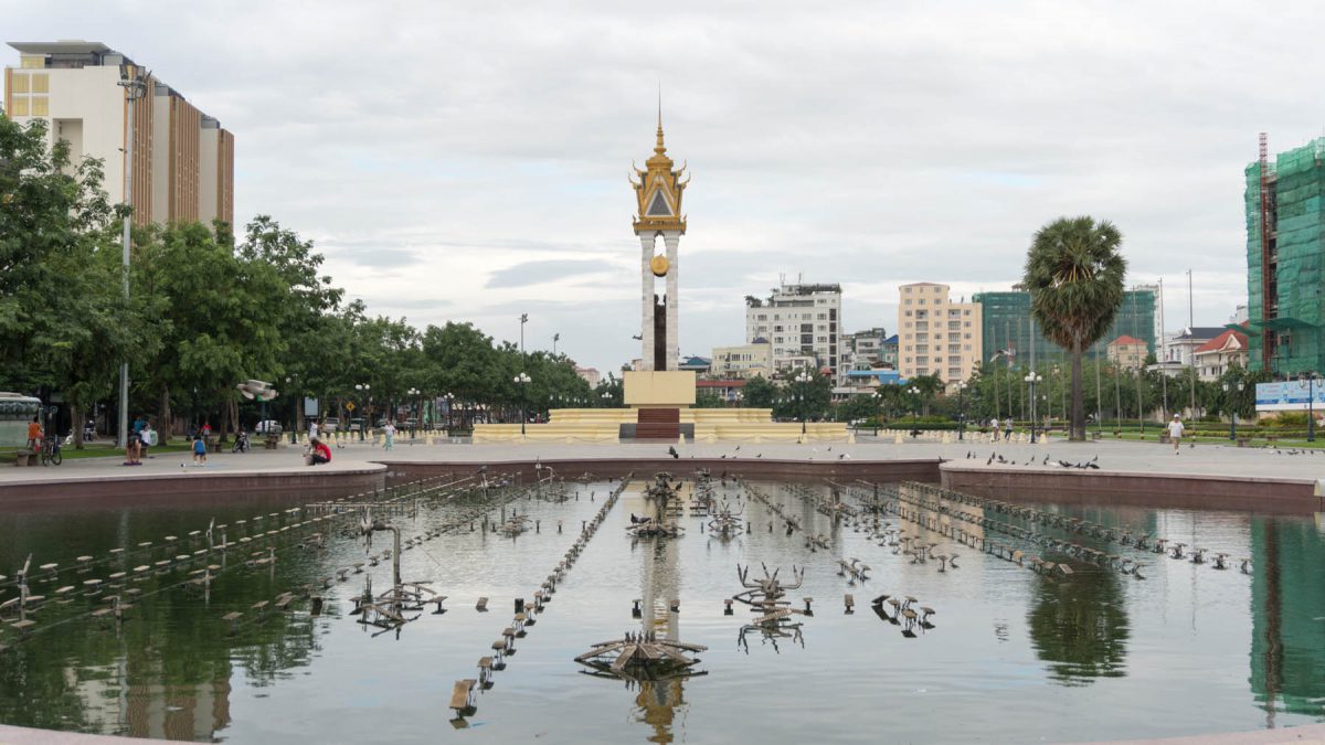 CambodiaVietnam Friendship Monument Cambodia Begins At 40